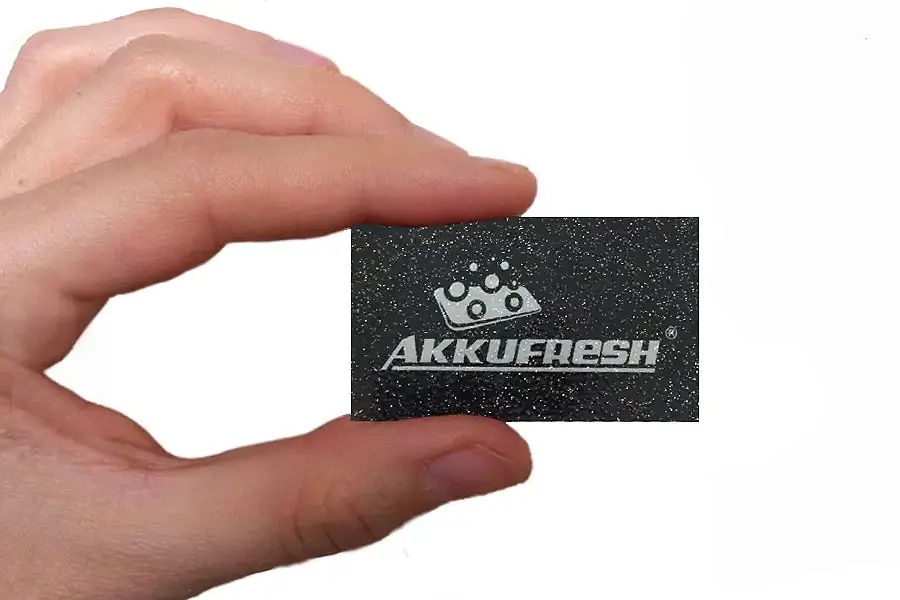 AkkuFresh® nanotech foil in hand